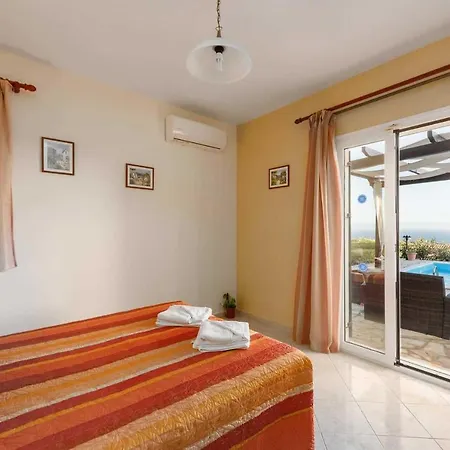 Mandarin Trapezaki Kefalonia * Τραπεζάκι