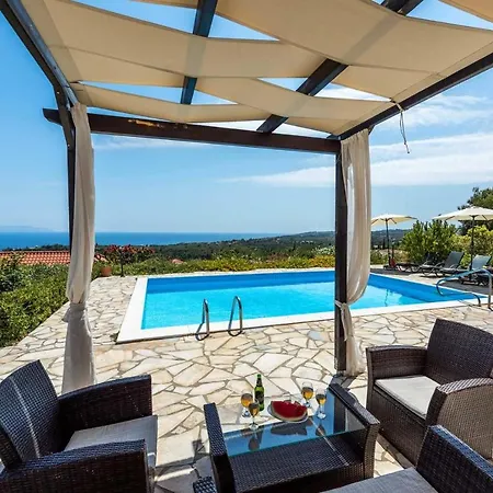 Mandarin Trapezaki Kefalonia Τραπεζάκι